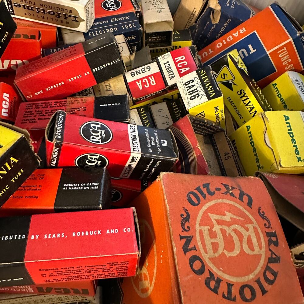 Lot of 100 Vintage / Antique Electron / Radio / Tubes with Boxes RCA Sylvania ++